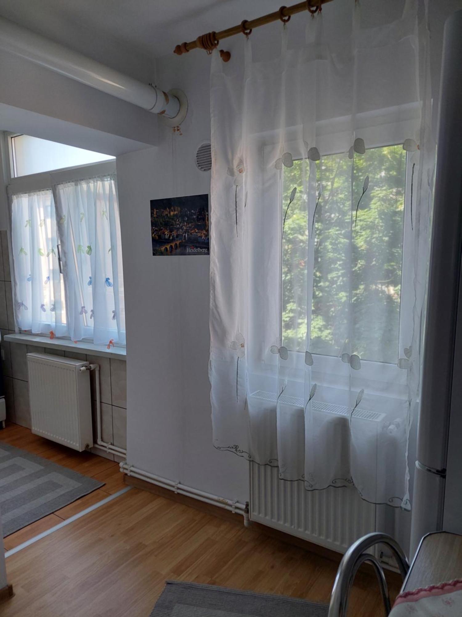 Fely Room Petroşani Eksteriør bilde
